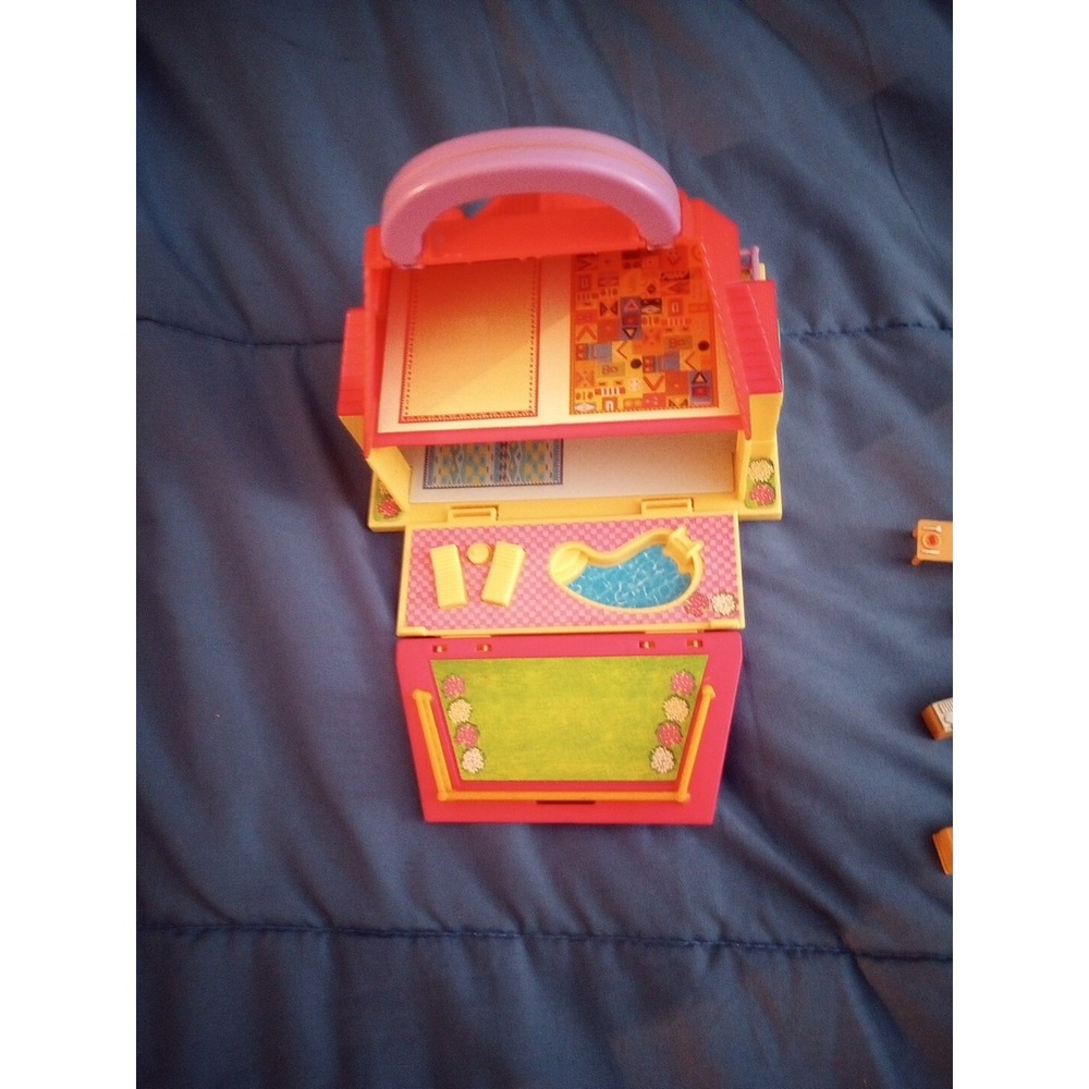 Blue Box Toys Tiny Dreams Carry Along Mini Doll‎ House Fits Polly Pocket